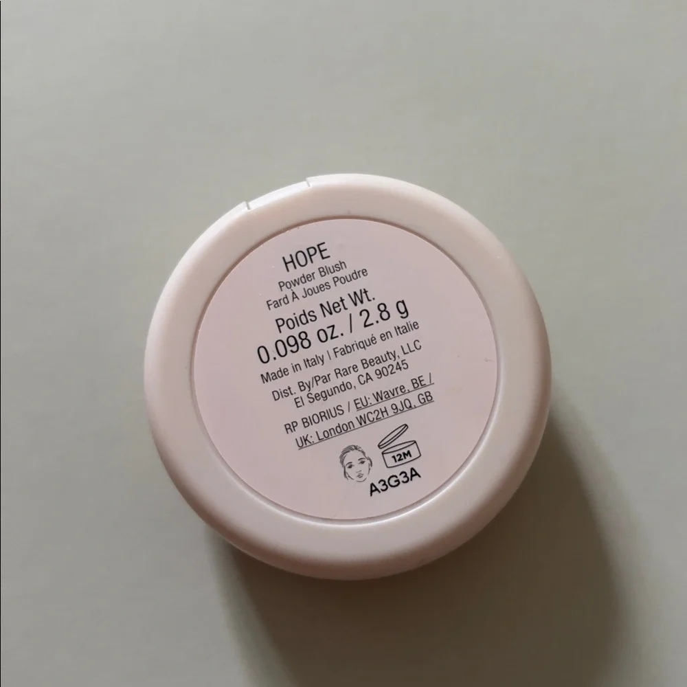 Rare Beuty Hope powder Blush Compact